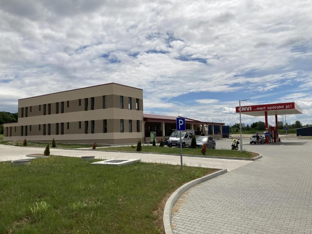 M70 Panzio Muraszemenye Екстер'єр фото